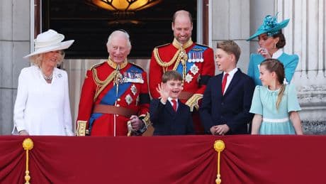 Britse prins Louis (7) steelt opnieuw de show tijdens balkonscène Trooping the Colour