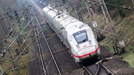 Sanierung beginnt im August - Ersatzbusse für Strecke Hamburg-Berlin fehlen noch