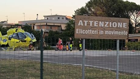 Ponza, incidente tra motoscafo e gommone: padre e figlio sbalzati in acqua e trasferiti in ospedale in codice rosso
