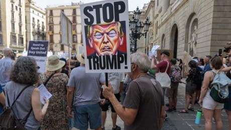 Casi dos mil marchas en todo EE.UU. contra el ‘rey’ Trump