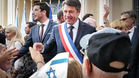 Nice : Christian Estrosi refuse de retirer le drapeau israélien du fronton de la mairie malgré la demande du préfet