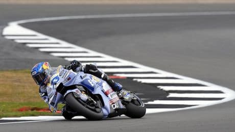 Álex Márquez acaba con el pleno de victorias al sprint de Marc y se impone en Silverstone