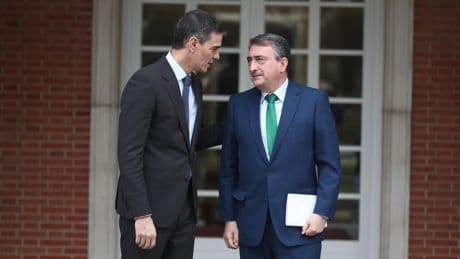 Esteban descarta una moción de censura: "La única manera de que acabe la legislatura es por voluntad del presidente"