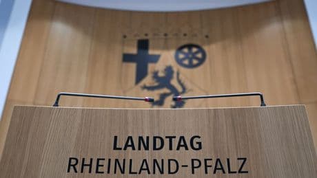 Neue Regel in Rheinland-Pfalz - Kein Staatsdienst für AfD-Mitglieder!