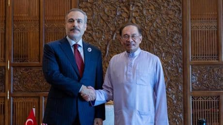 Dışişleri Bakanı Fidan, Malezya Başbakanı Enver İbrahim ile görüştü
