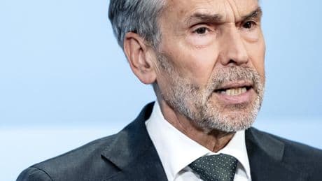 Dick Schoof heeft geen spijt van premierschap, thuisfront is ’teleurgesteld’