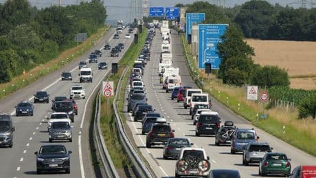 Sperrung bei Hamburg - 10 Kilometer Stau auf der A7
