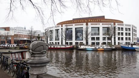 Ambtenaar gemeente Amsterdam opgepakt om doorspelen adressen aan criminelen