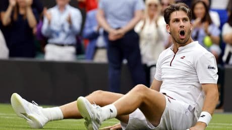 Cameron Norrie voor eigen publiek na ware thriller van bijna 4,5 uur naar kwartfinales Wimbledon