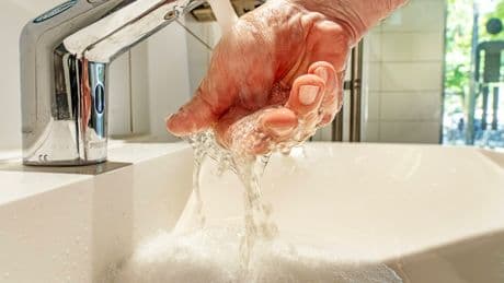 E-Mails löschen soll beim Wasser sparen helfen, raten britische Behörden