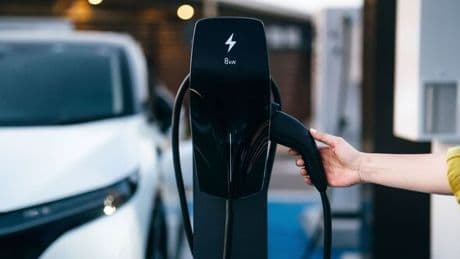 Electric car battery industry to boost jobs in Europe to 300,000 by 2030
