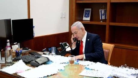 Quel dettaglio nascosto nella foto di Netanyahu nel bunker