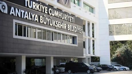 SON DAKİKA | Antalya Büyükşehir Belediyesi'ne rüşvet operasyonu! 17 şüpheli gözaltına alındı