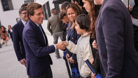 El nuevo hogar de 120 familias en alquileres de la EMVS en Villaverde tras años de pisos compartidos y desahucios