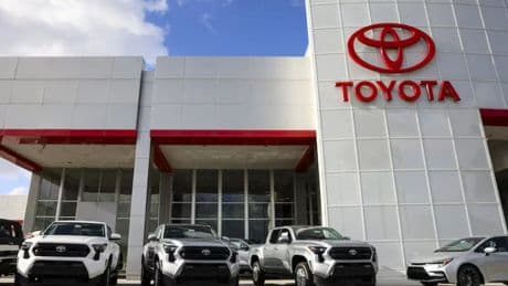 Toyota bate récord de ventas por una ola de pedidos en el descuento de los aranceles