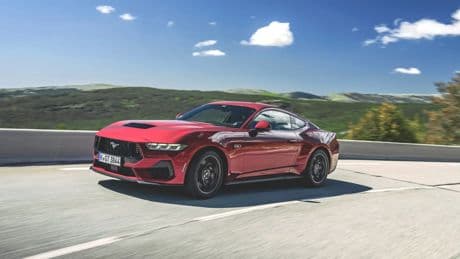 Al volante del último Ford Mustang: larga vida a los V8, las cajas manuales y las sensaciones analógicas en tiempos digitales