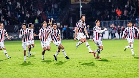 Willem II schudt FC Dordrecht na penalty’s van zich af en speelt finale play-offs tegen Telstar