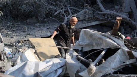 Guerra a Gaza, almeno 27 morti nei raid di Israele. 110 le vittime di ieri. Iran, il presidente ferito il mese scorso