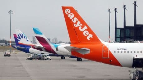 Un menor se despista de su familia en el aeropuerto de Menorca y acaba volando solo a Milán