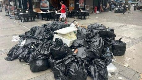 İzmir’de grev krizi büyüyor! Sokaklar çöple doldu, İzmir Belediye Başkanı sendikayı masaya davet etti
