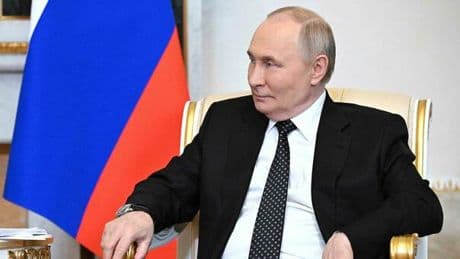 «Russia sull'orlo della recessione», l'ammissione del ministro dell'Economia. Spese miltari e inflazione: cosa sta succedendo