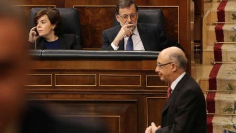 Y, mientras, Rajoy accionaba la motosierra