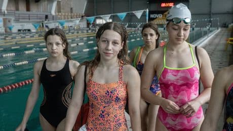 In zwembad Akvarena in Charkiv is de oorlog even weg. ‘Het water ontspant weer’