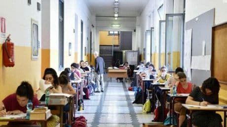 Maturità 2025, domani 18 giugno al via. Le tracce e il toto-tema: Intelligenza artificiale, D'Annunzio, i femminicidi