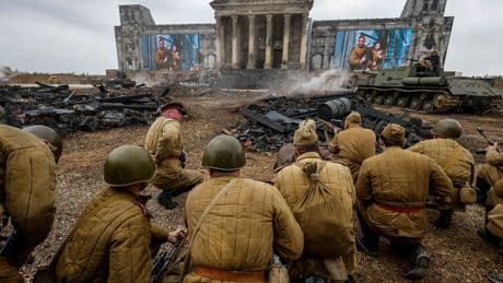 Kreml-Kriegsspektakel in Freizeitpark - Putin baut zerstörten Reichstag nach