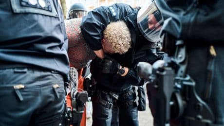 Berlin: Polizei löst Queer-Pride-Demo auf – Festnahmen