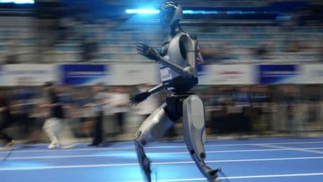 Dünyanın ilk "insansı robot olimpiyatları" Pekin'de başladı