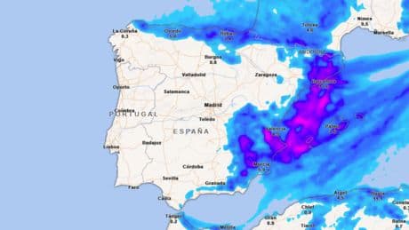 ​Lluvias, tormentas y oleaje activan este viernes los avisos en diez provincias antes del regreso del calor intenso