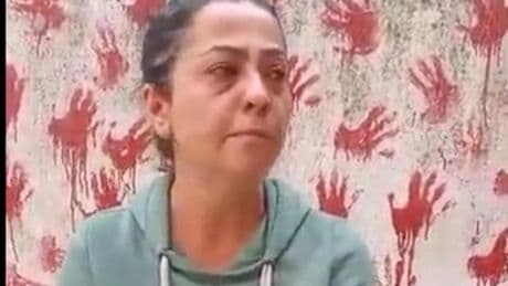 Darp gördüğü erkek hakkındaki 16 şikayeti de sonuçsuz kalınca oturma eylemine başlamıştı: Meral Zordağ karakol önünden kaldırıldı