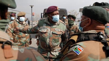 Afrique du Sud : le chef des forces armées sous le feu des critiques après une visite en Iran