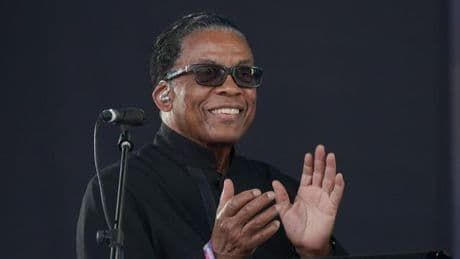 "König des Jazz": Klavier üben - oder YouTube schauen? Pianist Hancock wird 85