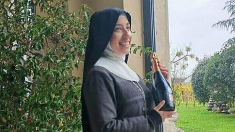 Suore di clausura in fuga dal convento, l'ex badessa: «In 4 scrissero al papa che le maltrattavo. Solo calunnie, pronta a fare causa»