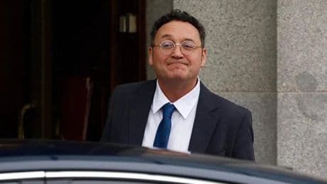 El juez procesa al fiscal general y acusa a Moncloa de haber ordenado la filtración sobre el novio de Ayuso