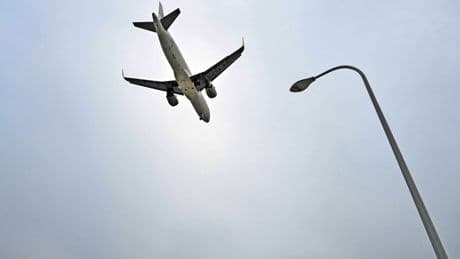 Vor weltgrößter Flugmesse: Schon wieder gerät Boeing in die Defensive