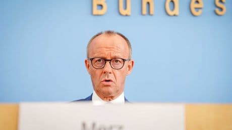 Was auf Merz bei der Sommer-Pressekonferenz zukommt
