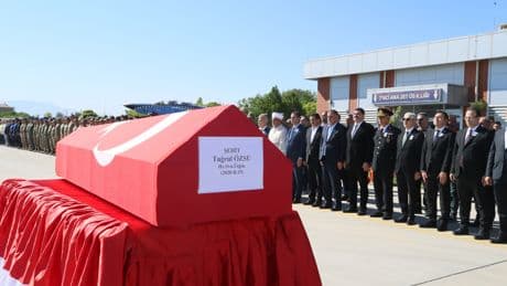 Askeri aracın devrilmesi sonucu şehit olan Üsteğmen Özsu Edirne'de toprağa verildi