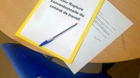 Ruptures conventionnelles : l’État veut faire payer les entreprises