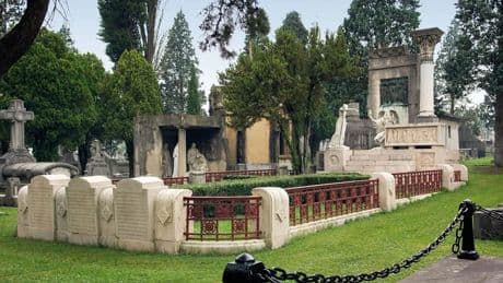 El cementerio de Bilbao ofrecerá servicios funerarios destinados a las mascotas
