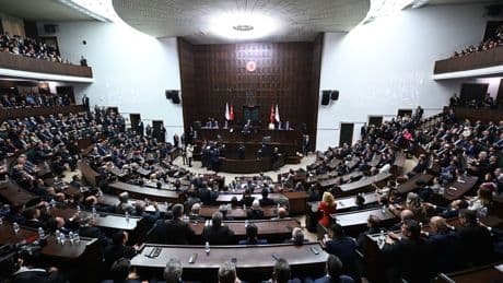 Gelecek Partisinden istifa eden Hasan Ekici, AKP grubuna katıldı