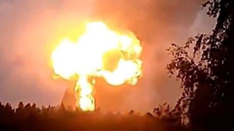 Flammeninferno in russischer Raffinerie – Ukraine-Drohnen nach empfindlichem Schlag abgeschossen