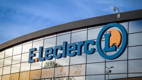 «Présence de corps étranger» : rappel de sachets de petits pois et carottes surgelés vendus chez Leclerc