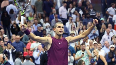 Carlos Alcaraz puts bad US Open memory behind him with dominant win