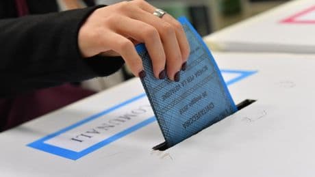 Elezioni, quando chiudono le scuole. Si vota il 25 e il 26 maggio: da Genova a Taranto, 117 comuni al voto