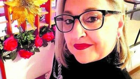 Giallo della tabaccaia morta, i Ris a casa in cerca di tracce