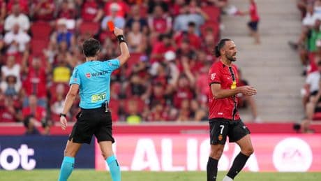 El VAR sigue las nuevas directrices y ‘desaparece’ en la primera jornada de Liga