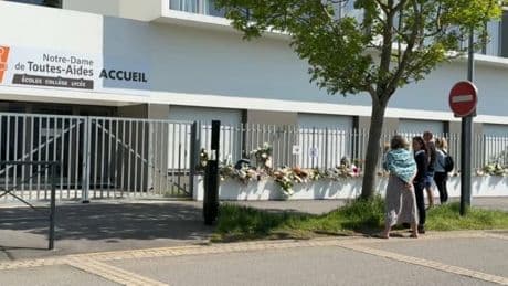 Lycéenne poignardée à Nantes: une information judiciaire ouverte pour "assassinat"